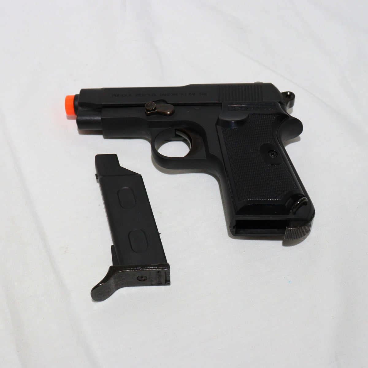 販売価格¥6,380】【中古即納】ACRO エアコッキングハンドガン BERETTA