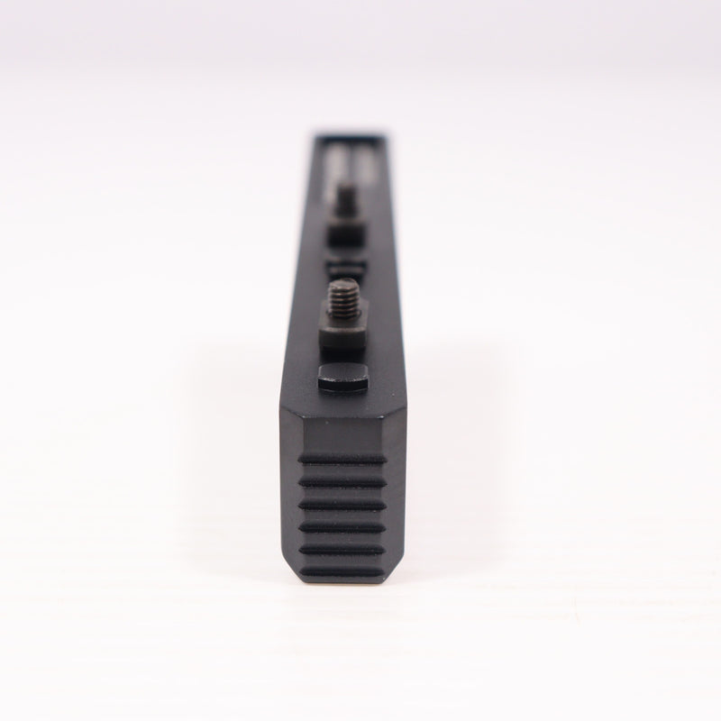 【中古即納】[MIL] ノーブランド STRIKE INDUSTRIESタイプ M-LOK カーブドフォアグリップ BK(ブラック/黒)(20150223)