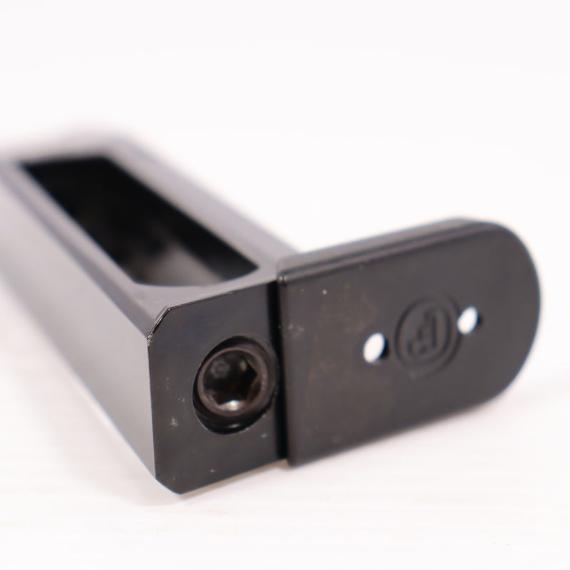 【中古即納】[MIL] Carbon8(カーボネイト) CO2 ガスブローバック CZ P09 TAN(タン)(CB07) (ジャンク品) (18歳以上専用)(20221228)